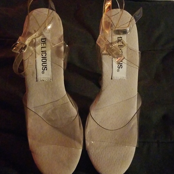 Heels - Picture 4 of 5